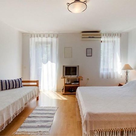 Apartments Jelena Veli Losinj Ngoại thất bức ảnh